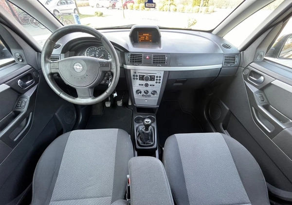 Opel Meriva cena 13900 przebieg: 195000, rok produkcji 2006 z Bieruń małe 232
